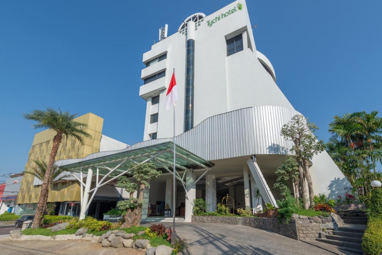 Lux Tychi Hotel Μαλάνγκ Εξωτερικό φωτογραφία