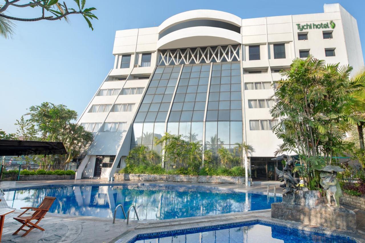 Lux Tychi Hotel Μαλάνγκ Εξωτερικό φωτογραφία
