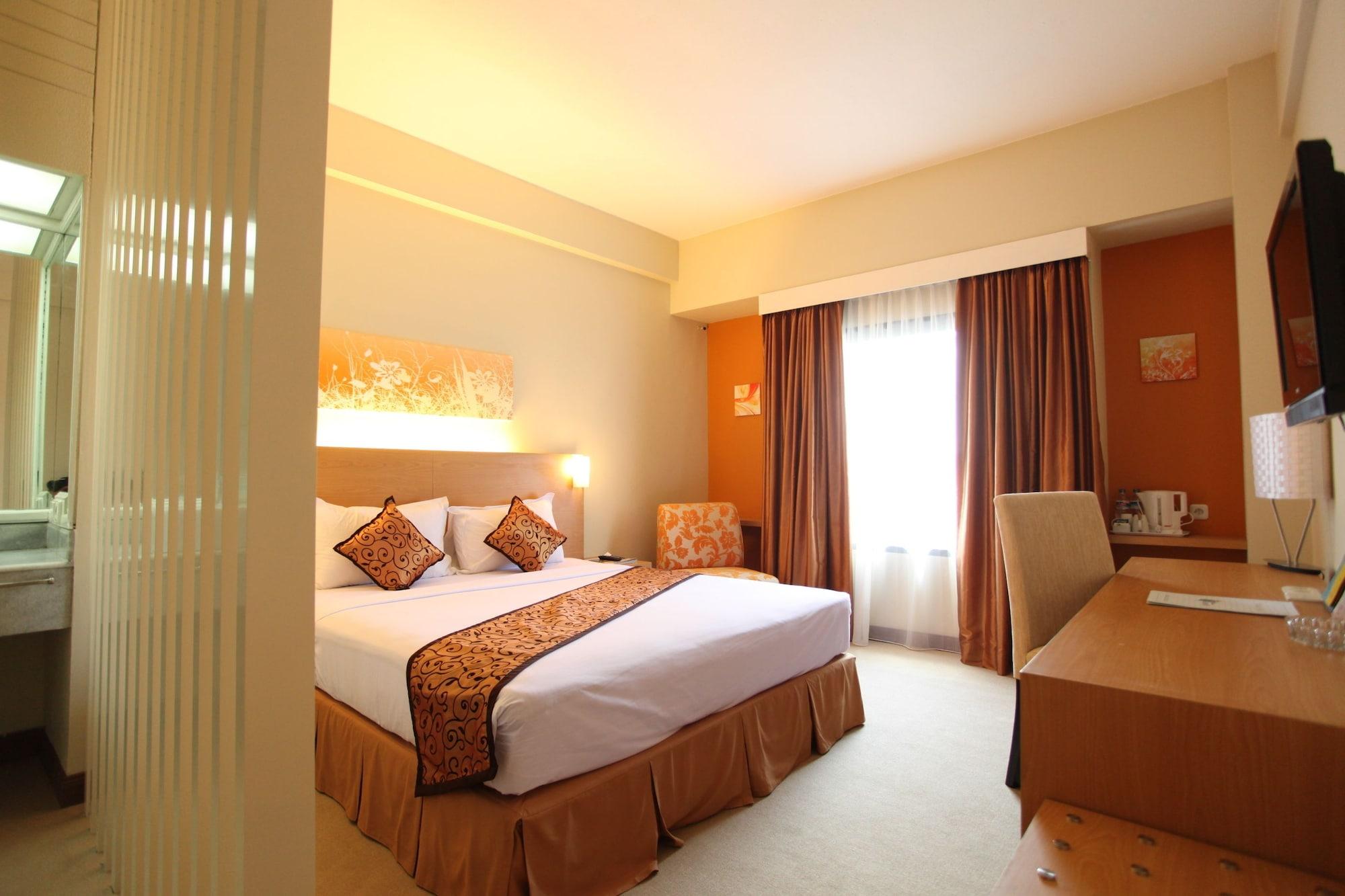Lux Tychi Hotel Μαλάνγκ Εξωτερικό φωτογραφία