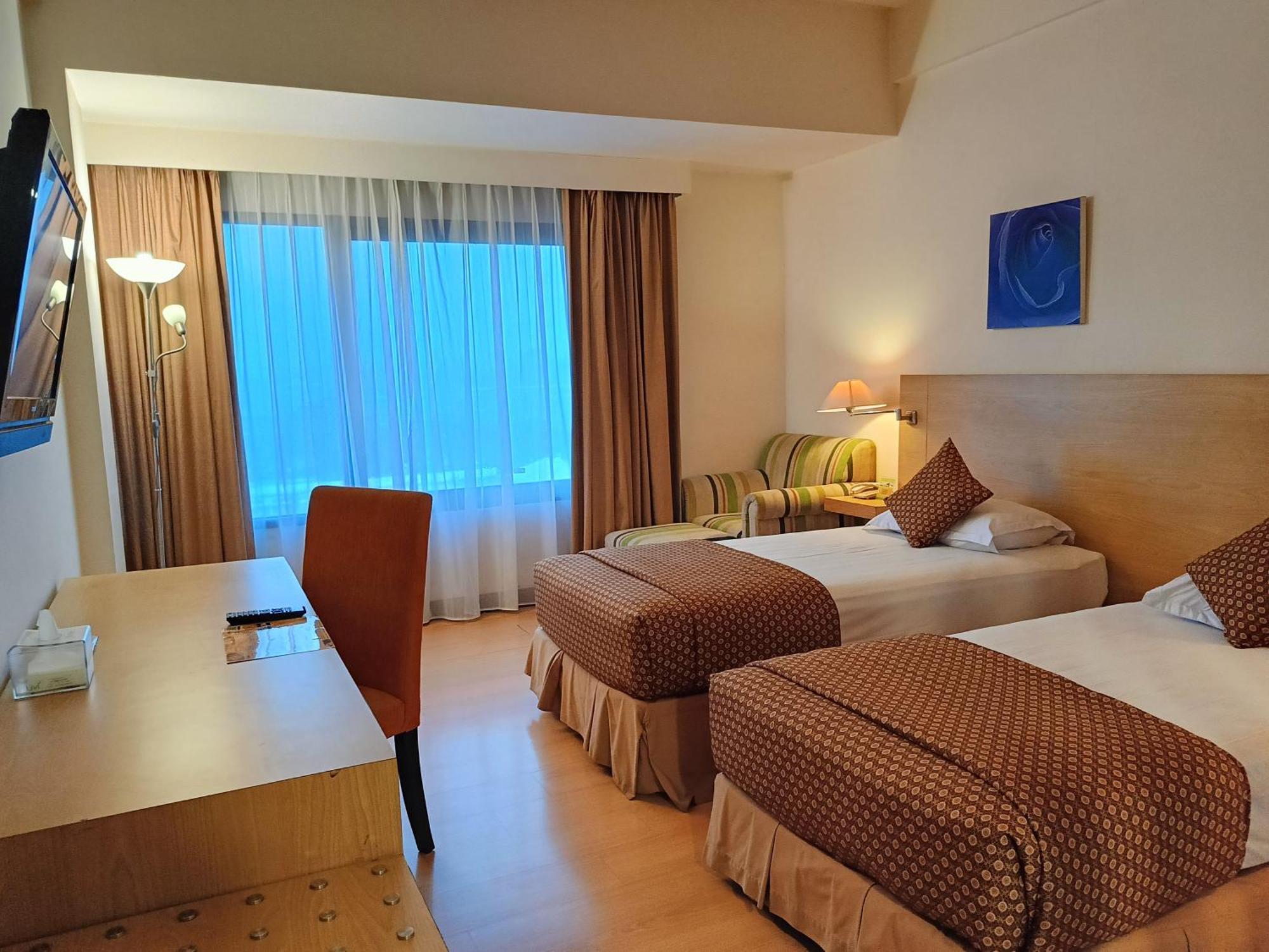 Lux Tychi Hotel Μαλάνγκ Εξωτερικό φωτογραφία