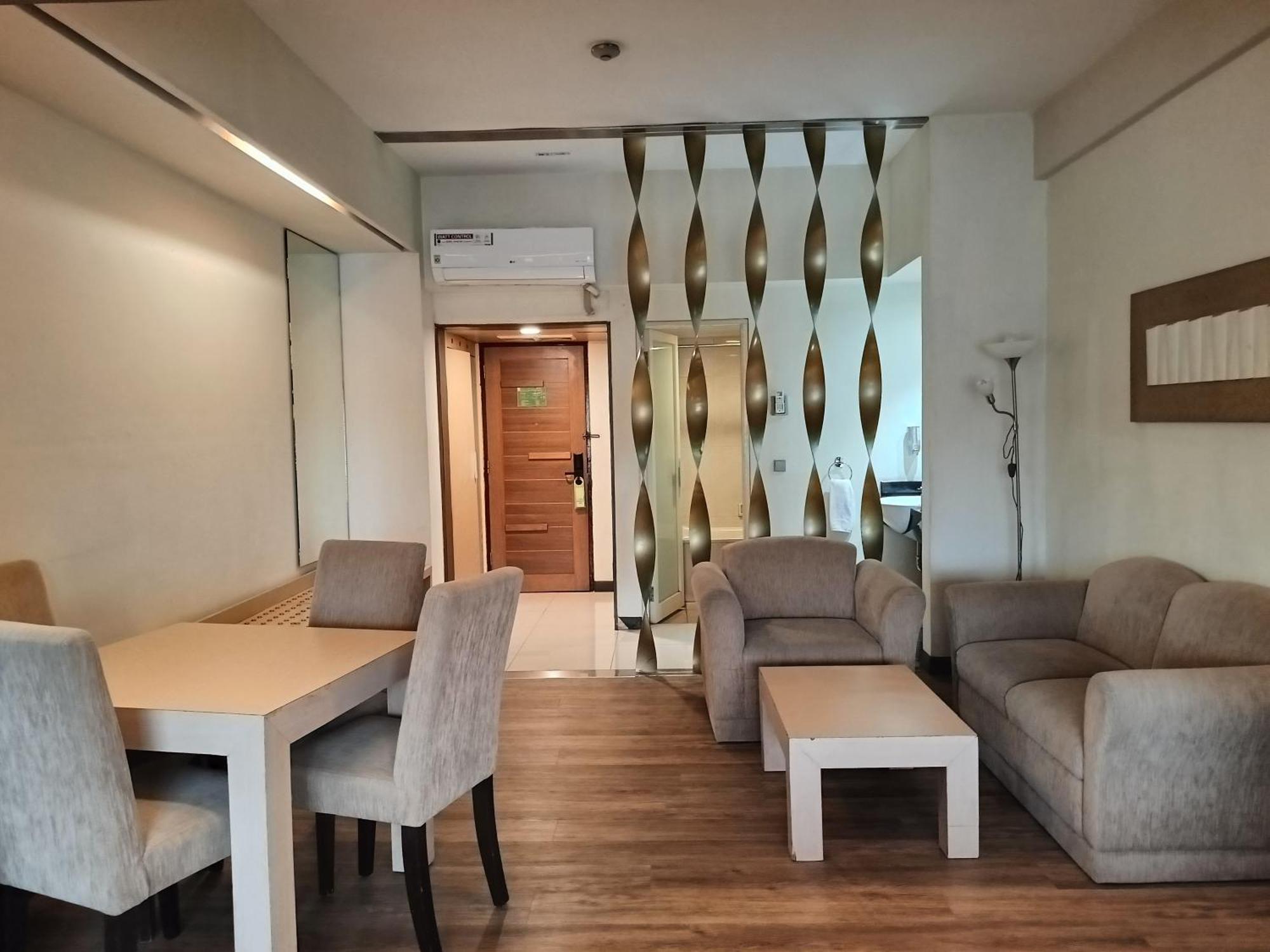 Lux Tychi Hotel Μαλάνγκ Εξωτερικό φωτογραφία