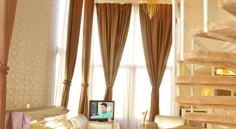 Lux Tychi Hotel Μαλάνγκ Εξωτερικό φωτογραφία